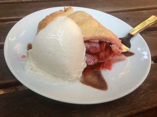 Header - Strawberry Rhubarb Pie 2